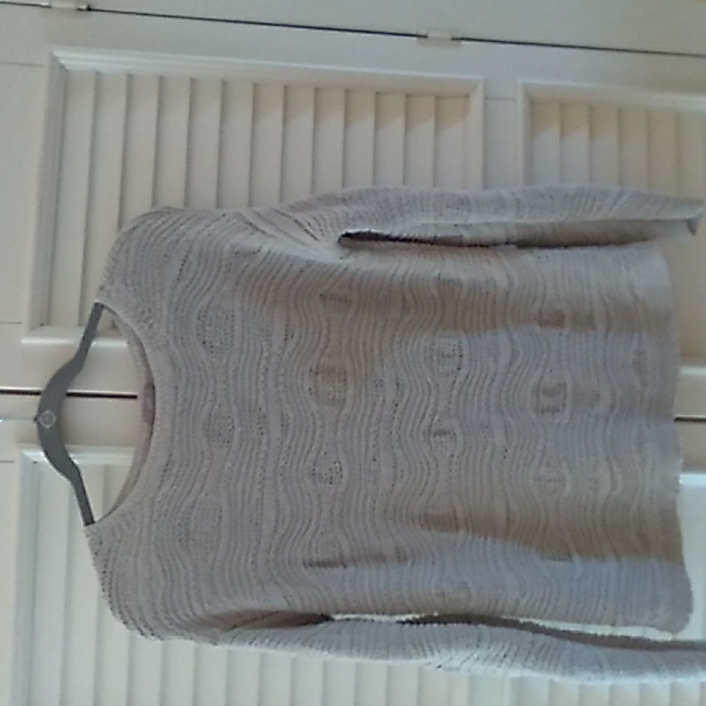 LABOR DAY SALE!  EACH ITEM IS $8.00!  JJILL GRAY PULLOVER SWEATER